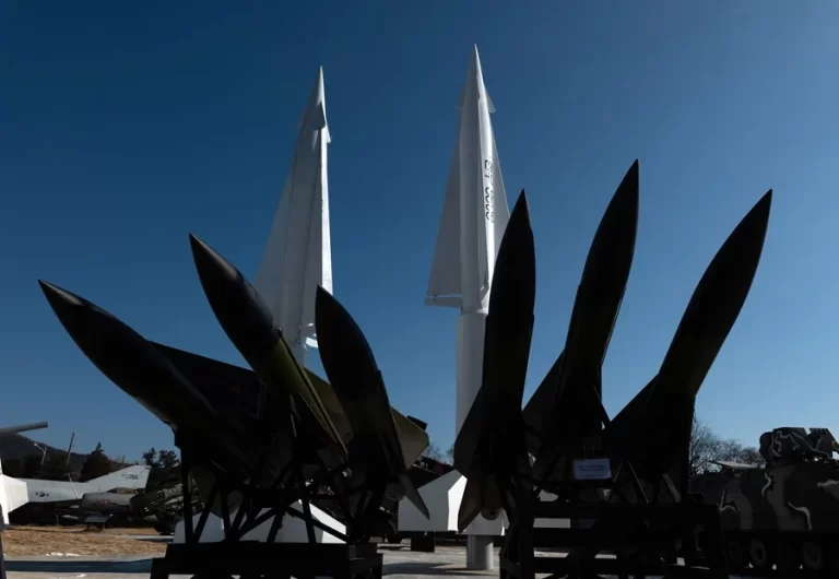 Japón acuerda realizar pruebas con misiles hipersónicos en Australia en pleno auge militar