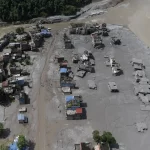 Muertos por riada entre Nepal y China aumentan a 800, desaparecidos son más de 3,000 entre ellos 100 norteamericanos