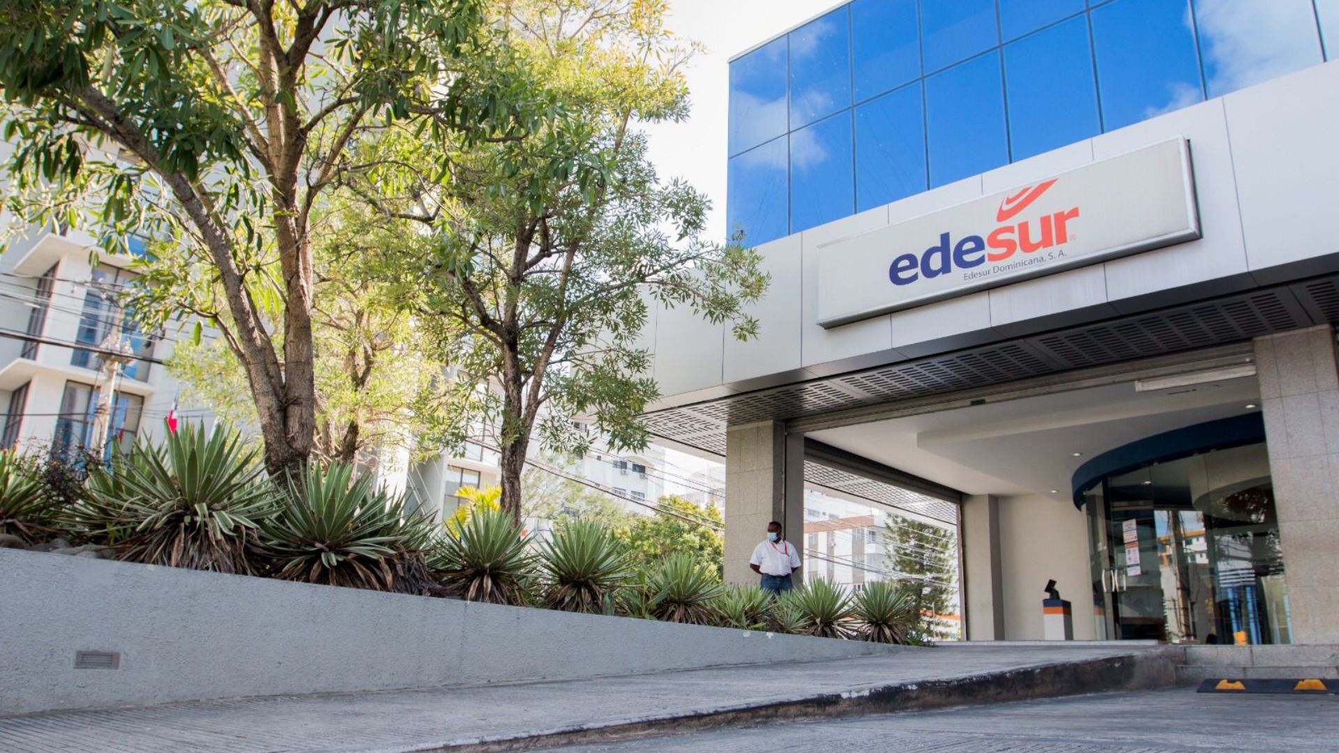 Edesur licita RD$25.9 millones para adquirir 1,225 armarios eléctricos