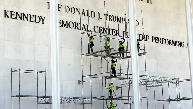 Trump cierra el prestigioso Centro Kennedy porque la Justicia le impide ponerle su nombre