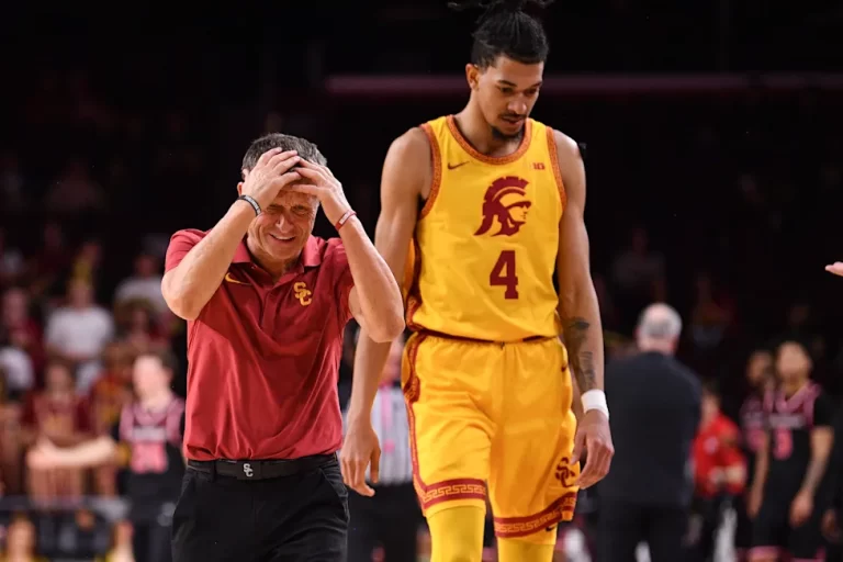 Baloncestista Chad Baker-Mazara demanda a entrenador por presunto ataque racista