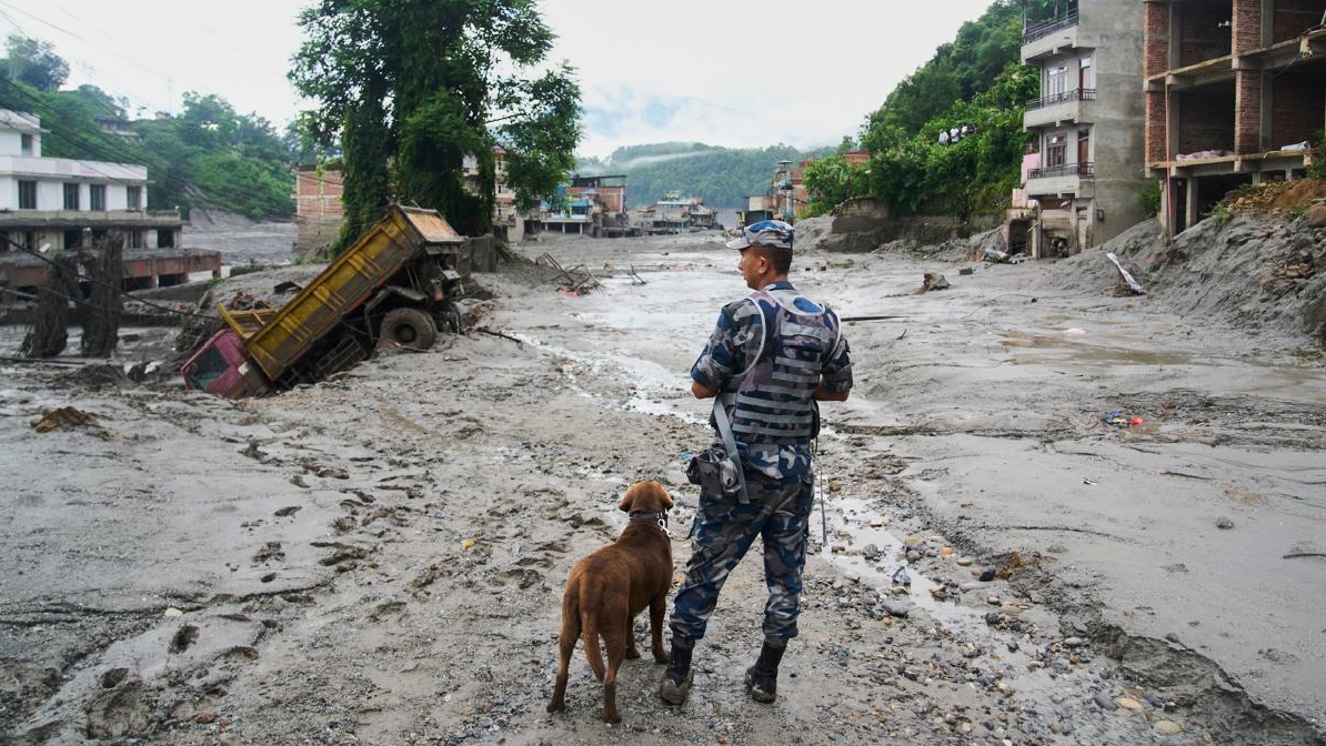 Nepal suma otros mil desaparecidos y ya supera los 6 mil tras las inundaciones