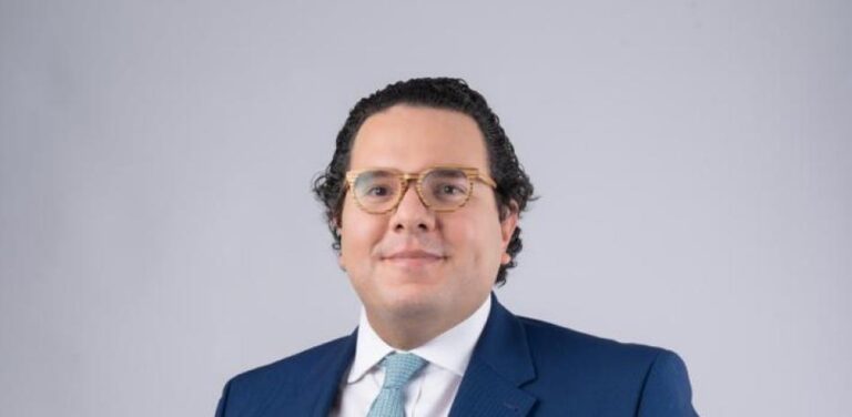 ¿Quién es Víctor Cedeño Brea y por qué fue designado por Abinader como Superintendente de Bancos?