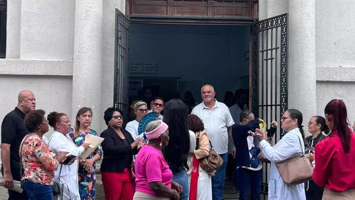 Médicos del Padre Billini suspenden consultas en rechazo a nuevo director