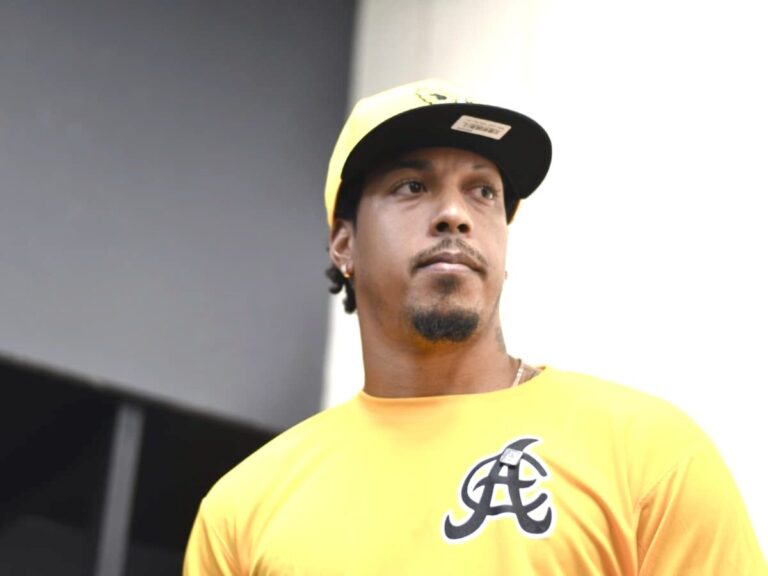 El infielder Adalberto Mondesí se integró desde el primer día a los entrenamientos del conjunto de las Águilas Cibaeñas
