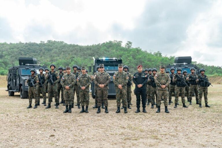 Ministerio de Defensa gradúa cadetes especializados en operaciones tácticas en áreas urbanizadas