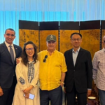 Hipólito Mejía sorprende en China al hablar mandarín con ciudadanos chinos