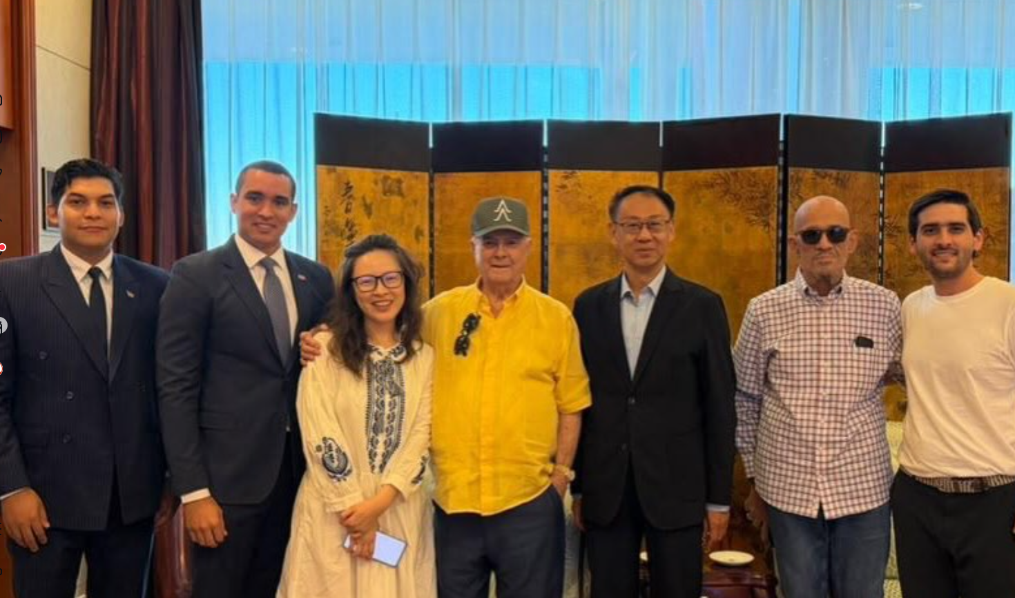 Hipólito Mejía sorprende en China al hablar mandarín con ciudadanos chinos