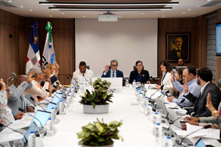 CNSS acoge el ingreso tardío de los servidores públicos para garantizar el derecho a pensión