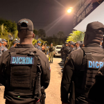 DICRIM investiga denuncia por sustracción de mochila a pareja de ambientalistas checos en el Malecón