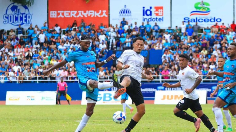 Salcedo FC y Cibao FC se enfrentarán este jueves a partir de las 7 de la noche en la Pontificia Universidad Católica Madre y Maestra