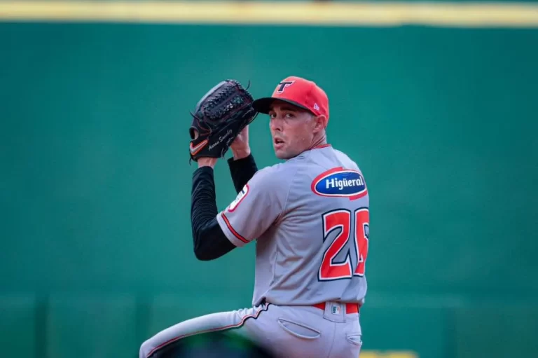 Los Toros del Este anunciaron la contratación de los lanzadores abridores Aaron Sánchez y Carlos Rodríguez para el próximo Torneo de Beisbol Invernal