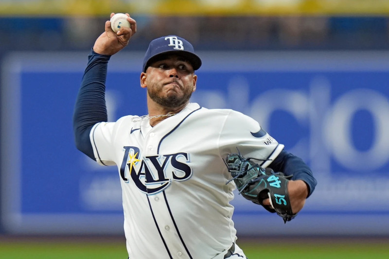 Freddy Peralta lanzo cinco entradas sin permitir hits en la victoria de Tampa Bay sobre los Astros de Houston