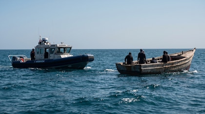 Interceptan una nave a la deriva con 38 migrantes haitianos en aguas territoriales de República Dominicana