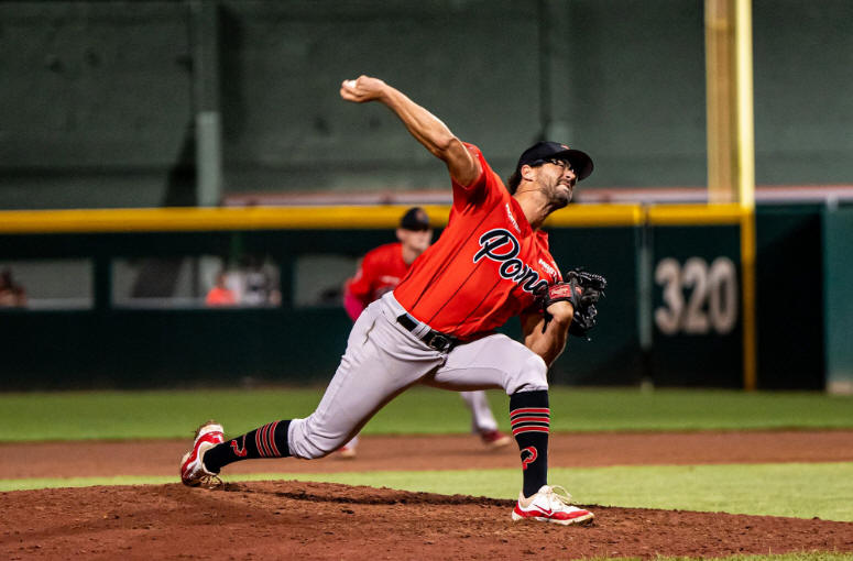 El conjunto de los Gigantes del Cibao anuncio la contratacion para la próxima temporada de béisbol invernal del lanzador derecho de Estados Unidos, Jackson Goddard