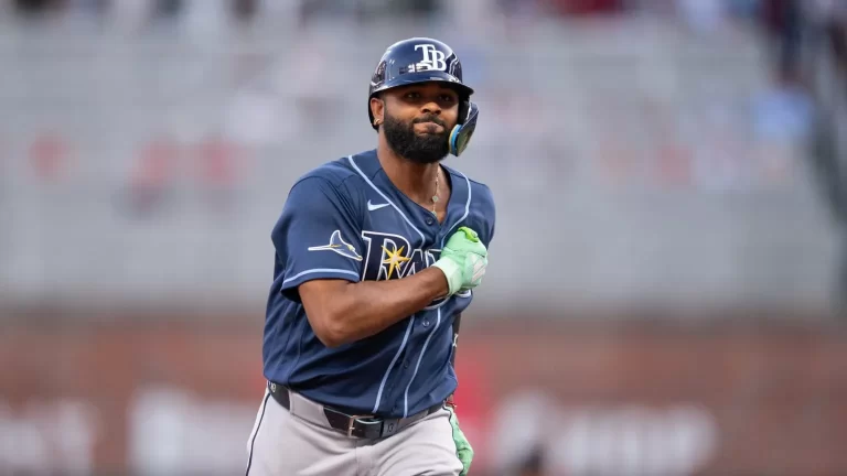 Junior Caminero conectó su cuadrangular 39 de la temporada y Freddy Peralta volvió a lanzar bien la victoria de Tampa Bay sobre los Bravos de Atlanta