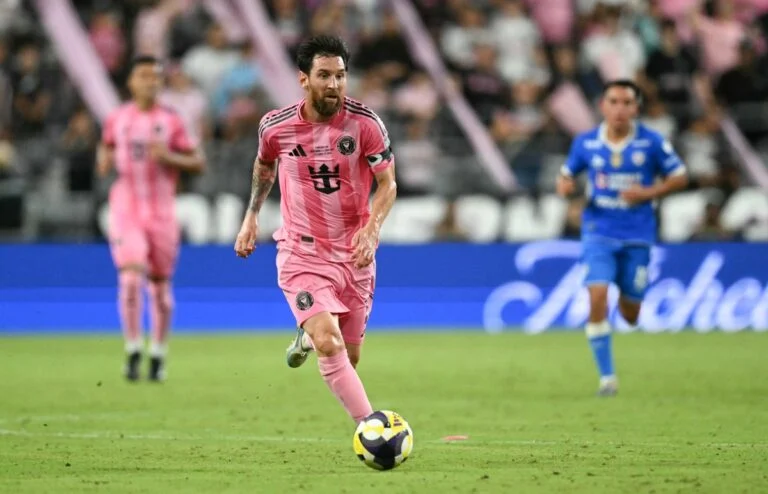 El argentino Lionel Messi llegó el miércoles a 100 goles con el Inter de Miami en un partido contra el Cruz Azul