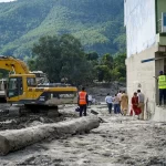 Nepal y China cifran en mil los muertos en la riada y buscan a miles de desaparecidos