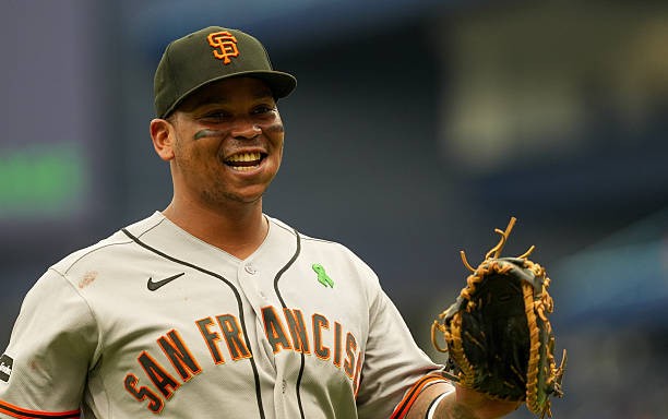 El dominicano Rafael Devers fue sometido a una exitosa cirugía para reparar la lesión en el músculo central del lado izquierdo