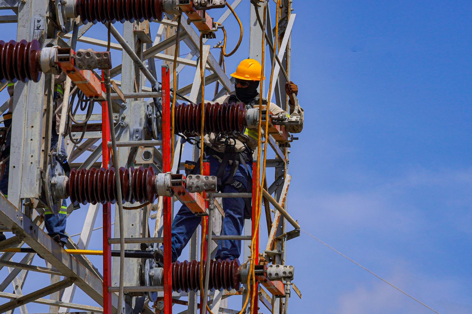 ETED avanza en la renovación de infraestructuras estratégicas de transmisión eléctrica