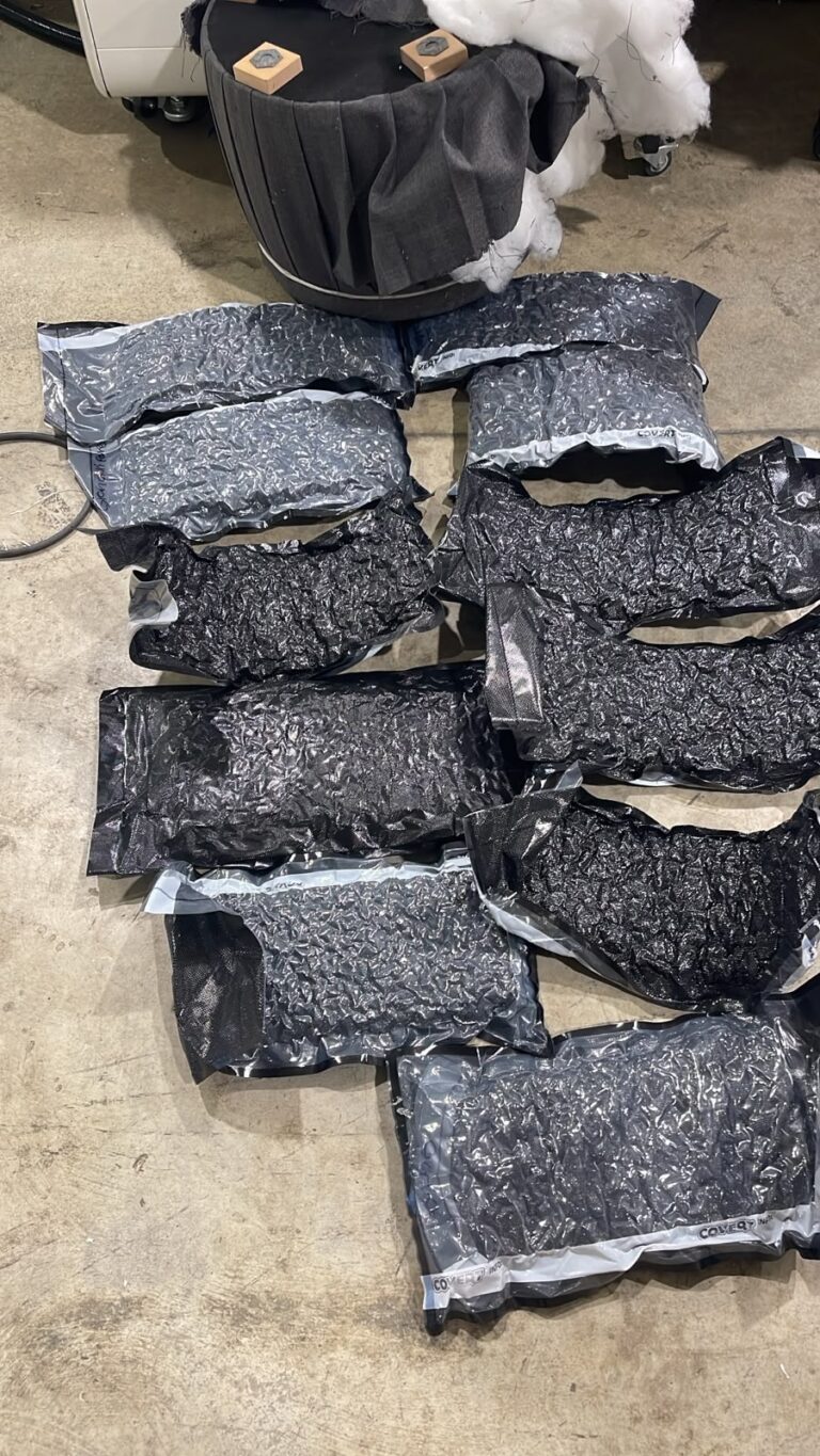 DNCD encuentra 11 paquetes de marihuana en un mueble en el Aeropuerto Las Américas