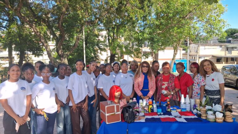 Feria ASDO 2026 destaca talento y espíritu emprendedor de estudiantes de las Escuelas Laborales