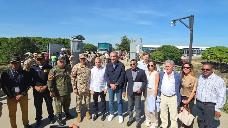 Delegación del Parlamento Europeo recorre frontera de Dajabón e inspecciona operaciones comerciales y de seguridad
