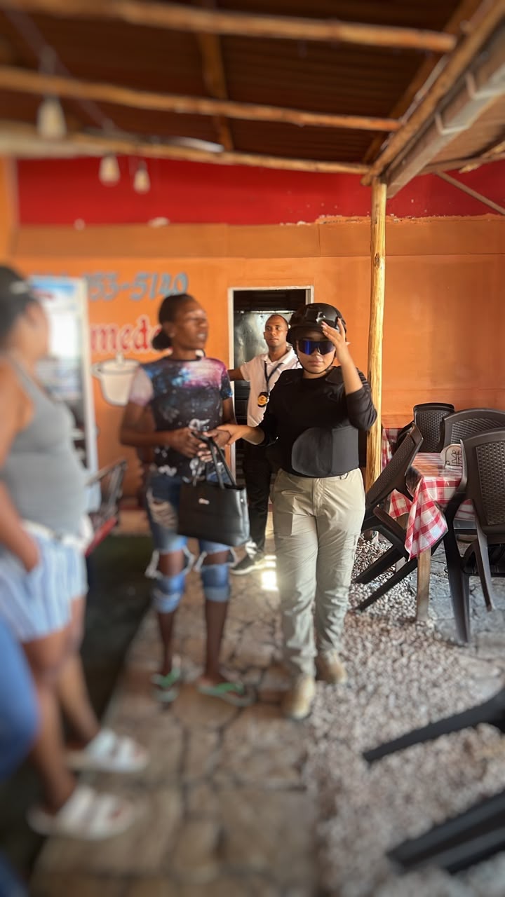 Migración interviene comercios chinos en San Cristóbal; detiene a 20 haitianos y un indocumentado