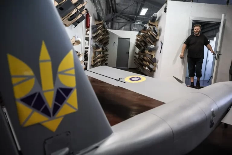 Zelenski urge a la UE a adelantar dinero del crédito para no quedarse sin drones en enero