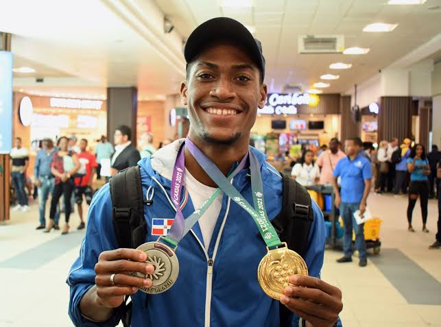 Christopher Melenciano hace historia: oro y récord mundial en atletismo para sordos
