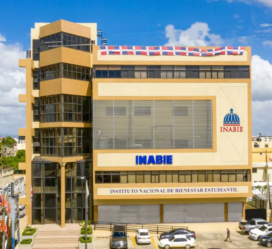 INABIE responde a proveedores: transparencia en licitación de almuerzo escolar genera controversia