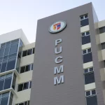 PUCMM gradúa 953 profesionales y demanda cambio educativo por encima de ciclos políticos