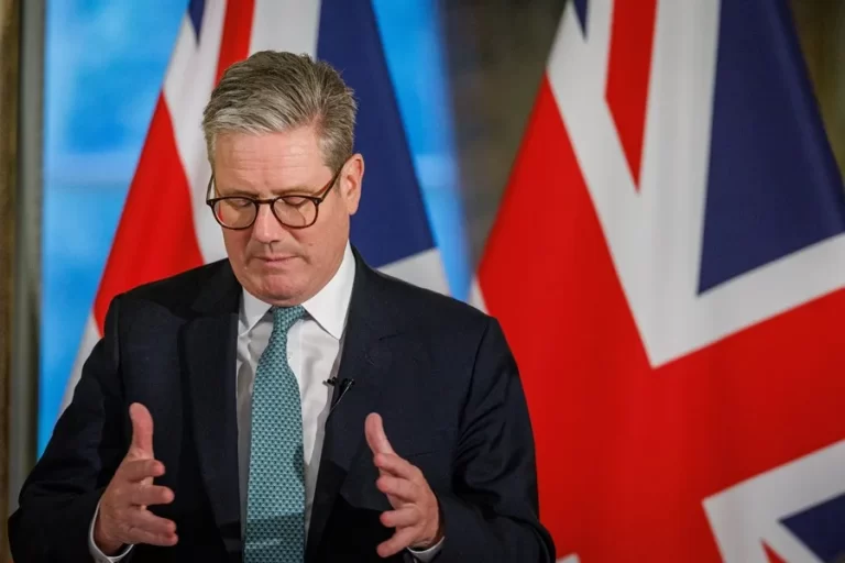 El exprimer ministro británico Keir Starmer renuncia a su escaño como diputado laborista