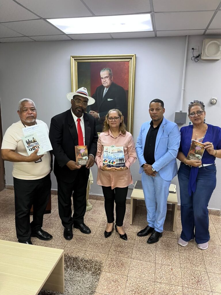 Destacadas universidades de Panamá reciben al académico y escritor dominicano Henry Valdez