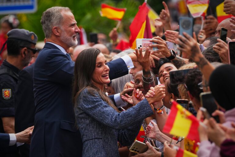 Los reyes Felipe VI y Letizia llegan a Ceuta en una visita oficial marcada por la crisis migratoria de finales de julio