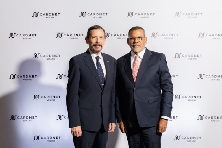Cardnet da paso a una nueva etapa de liderazgo con Martín Cava y rinde homenaje a Luis Bencosme