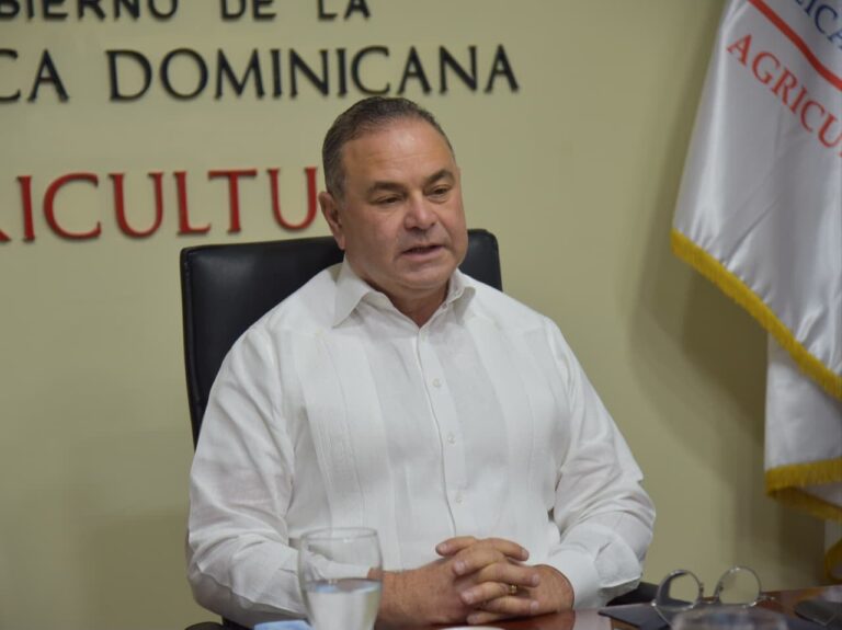 Ministro de Agricultura analizará el lunes con el sector arrocero líneas de apoyo tras derogación del decreto 693-24