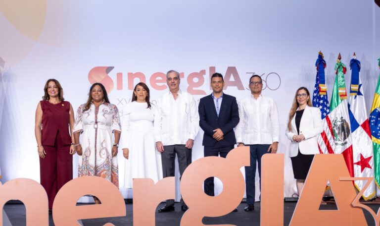 Abinader inaugura congreso SinergIA 360 y convoca al PMI República Dominicana a construir el marco normativo para los proyectos del Estado