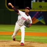 Los Leones del Escogido consiguieron su primera victoria de la temporada tras derrotar a las Estrellas Orientales en el estadio Estadio Quisqueya Juan Marichal