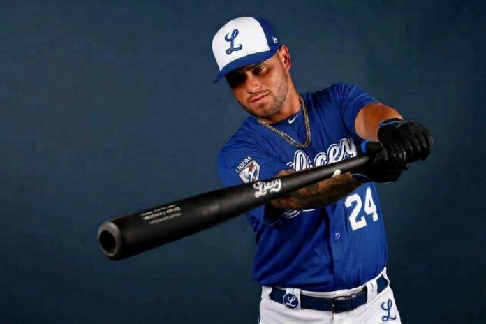 Los Tigres del Licey anunciaron la contratación del receptor Bryan Lavastida como refuerzo para el próximo Torneo de Béisbol Invernal