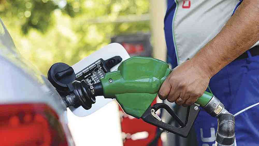 Gobierno congela precios de combustibles por segunda semana consecutiva