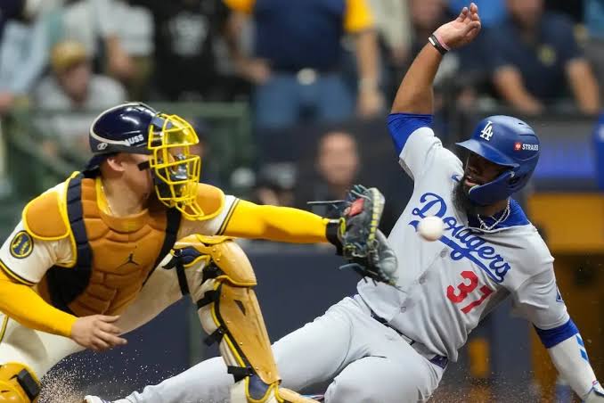 Los Cerveceros de Milwaukee derrotaron a los Dodgers de los Angeles y tomaron una ventaja de 3-0 en la Serie de Campeonato de la Liga Nacional