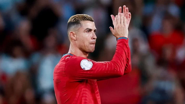 El futbolista portugués Cristiano Ronaldo expresó su respeto por todo lo que Lionel Messi hizo jugando con la selección de Argentina