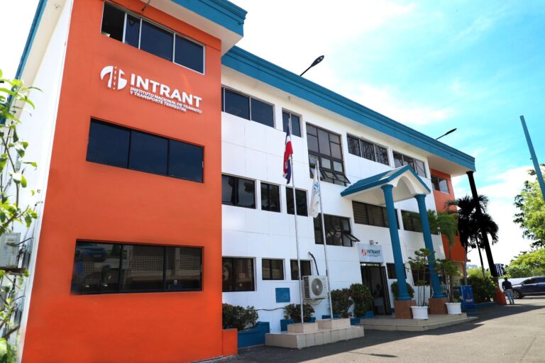 INTRANT paga la única factura que tenía pendiente con el Colegio Médico Dominicano