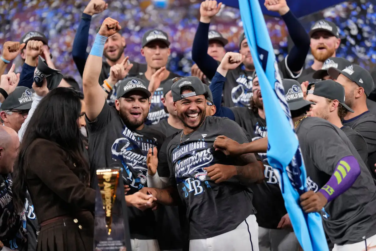 El lanzador dominicano de los Tampa Bay Rays, Freddy Peralta fue escogido como el Jugador Más Valioso de la Serie de Campeonato de la Liga Americana