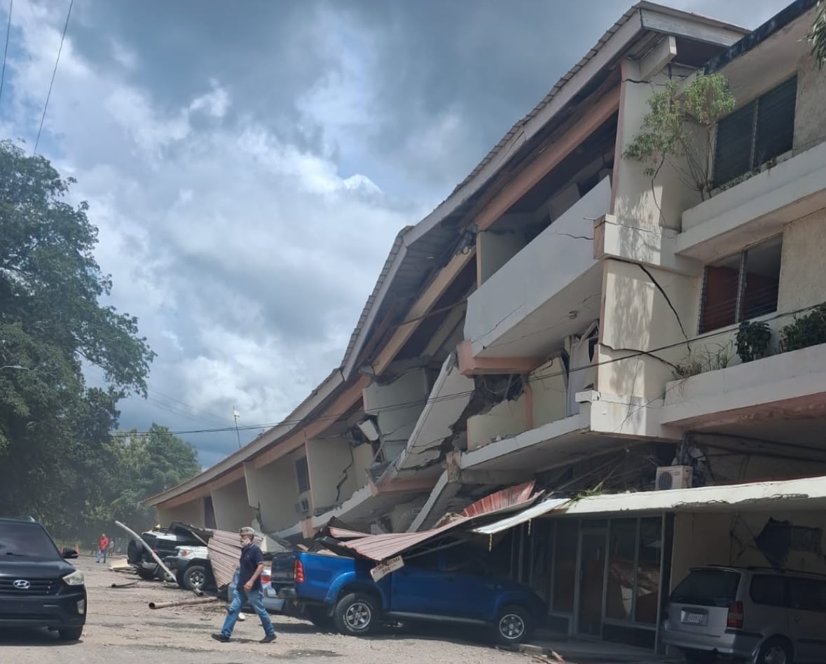 Fuerte terremoto de magnitud 7.6 sacude Panamá y provoca evacuaciones de edificios; activan alerta de tsunami en varios países de la región