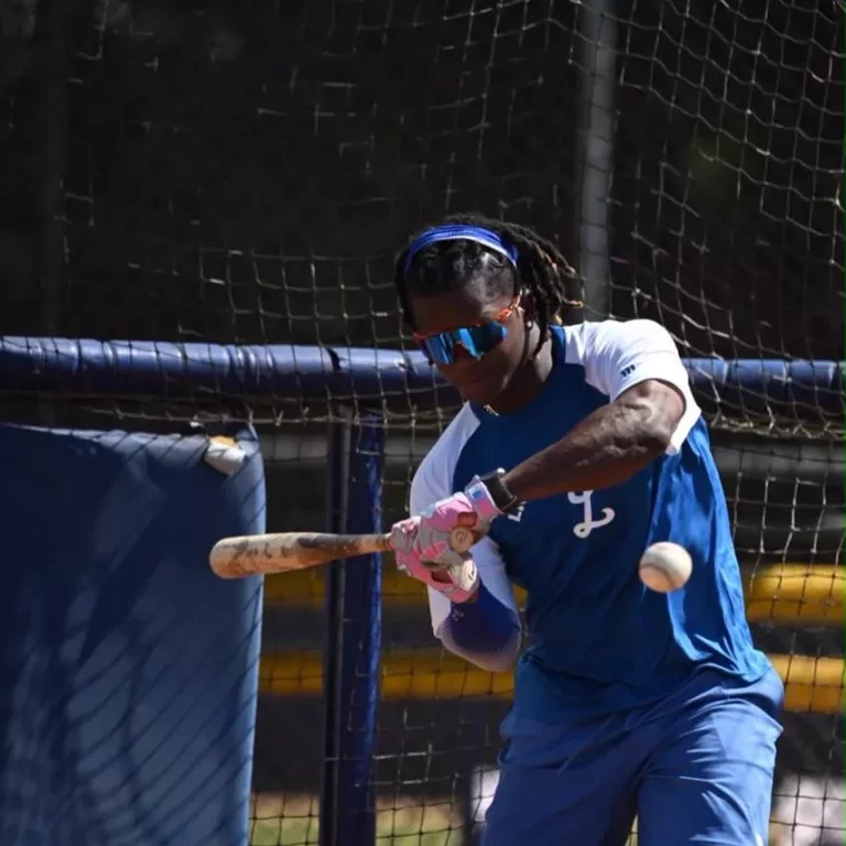 El prospecto Jesús Madé recibió el permiso de los Cerveceros de Milwaukee y se integró a los entrenamientos del equipo de los Tigres del Licey