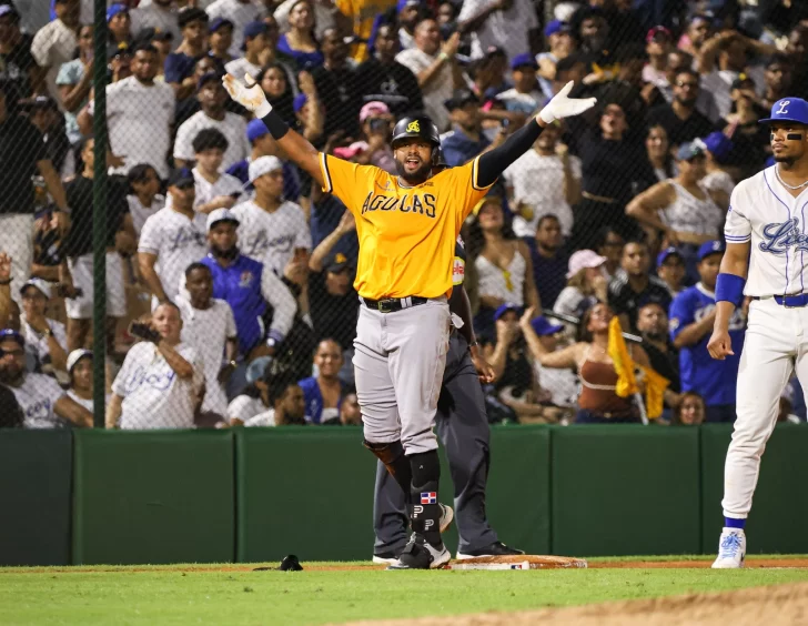 Las Águilas Cibaeñas lograron el domingo su victoria número 500 ante los Tigres del Licey en partido celebrado en el estadio Quisqueya