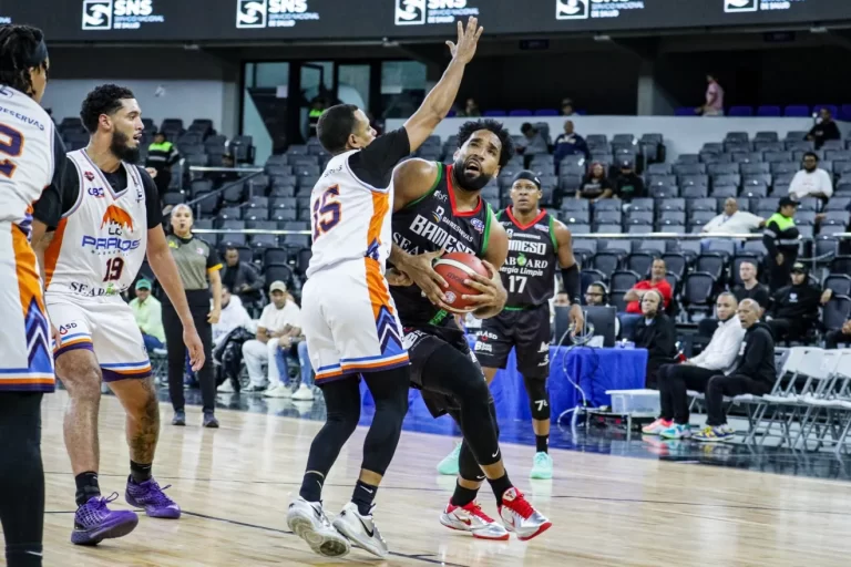 Juan Guerrero encestó 22 puntos con 11 rebotes en la victoria de Bameso sobre los Prados en la continuación del 50 Torneo de Baloncesto Superior del Distrito Nacional