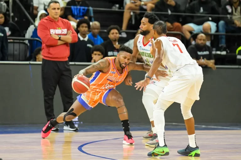 El club Huellas del Siglo se impuso al conjunto de Bameso en la continuación del Torneo de Baloncesto Superior del Distrito Nacional